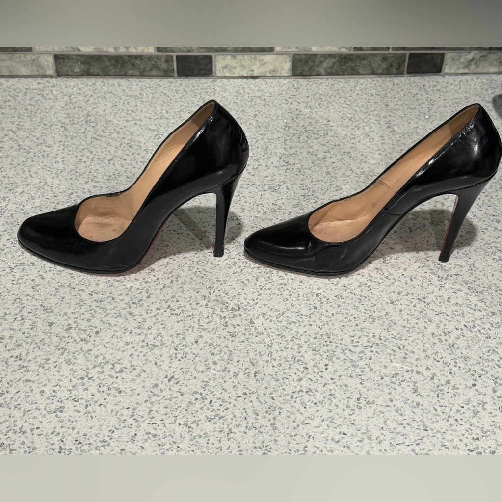 Christian Louboutin Black Patent Pigalle Pump, Size 39, 100mm